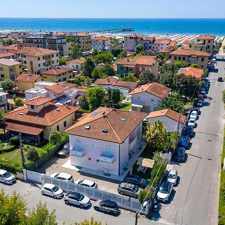 Villa Amelia Rooms Marina di Pietrasanta Luaran gambar