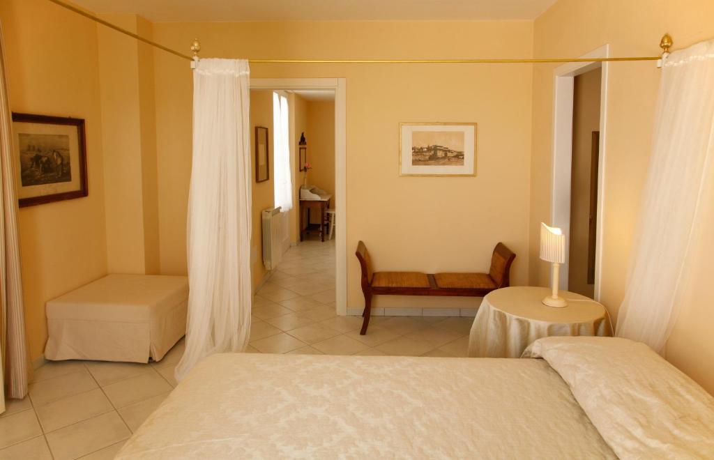 Villa Amelia Rooms Marina di Pietrasanta Bilik gambar